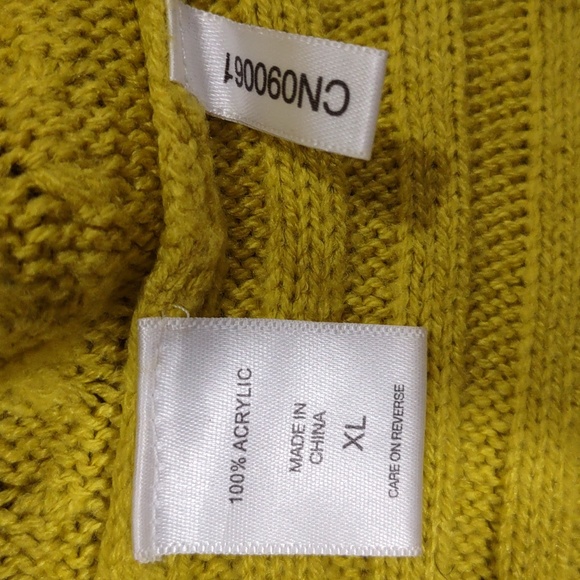 Soho Pullover sweater. (1069) - Picture 4 of 5